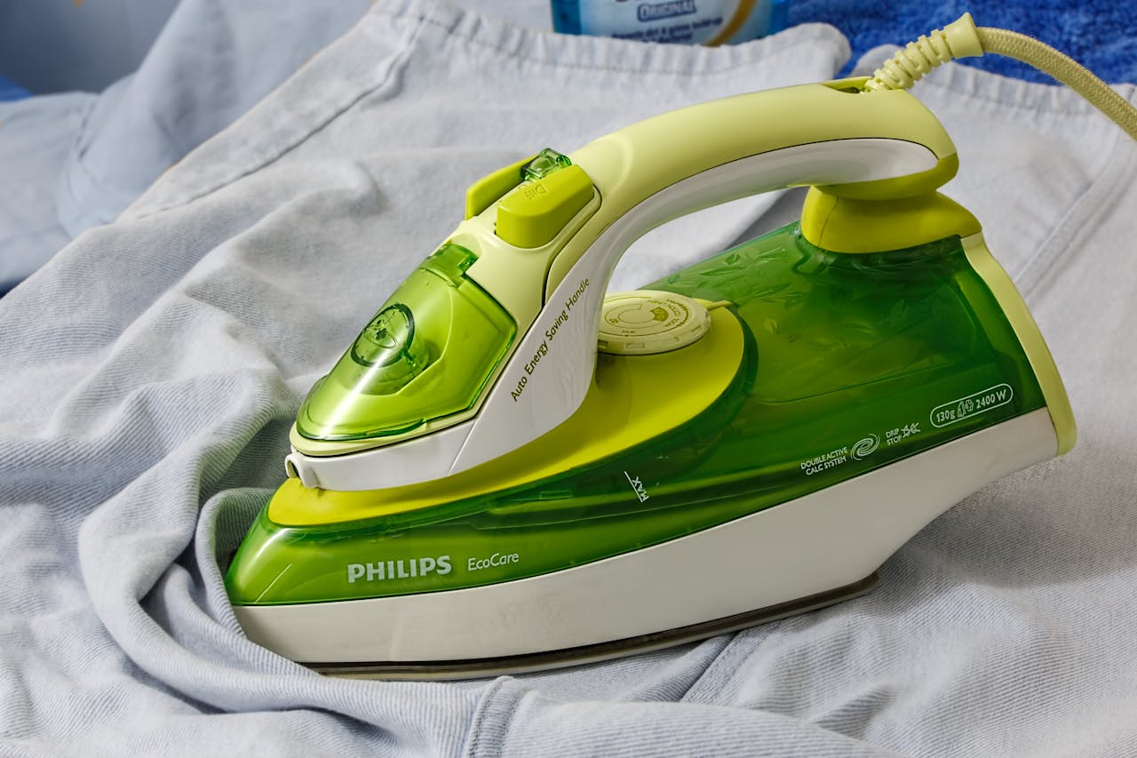 ironing iron press clothing 53422.jpeg